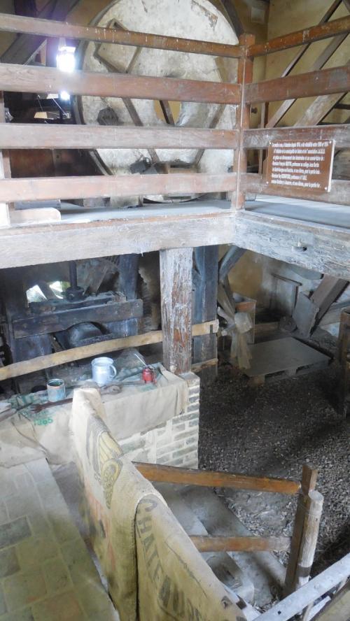 Le moulin du Vanneau à Saint-en-Puisaye (89)