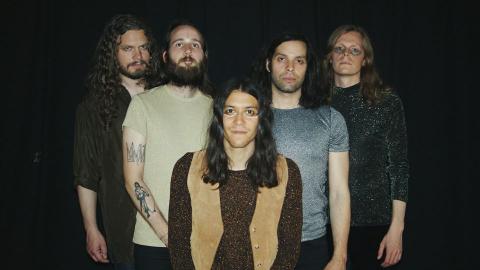 HÄLLAS - Les détails du premier album