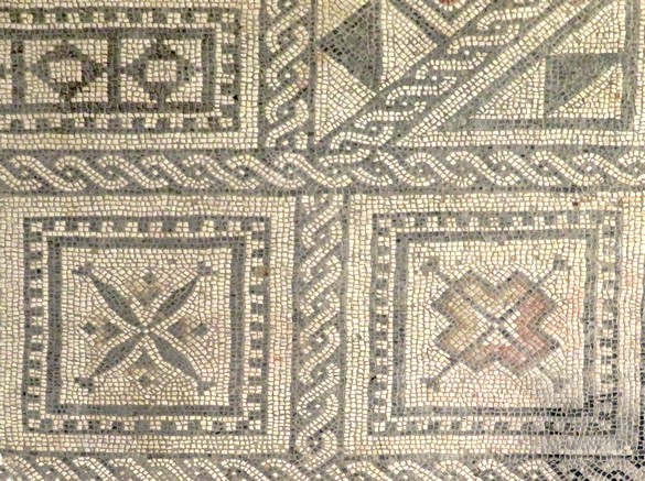 La ville de Grand dans les Vosges, possède une mosaïque gallo-romaine extraordinaire par sa taille et sa beauté !