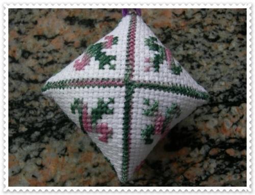 Biscornu N° 282