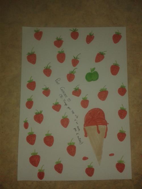 Des fraises ! Et une pomme sortie de nul part >.>