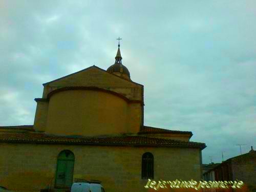 Preignac (Gironde) L'église St Vincent situè au bord de la nationale 113