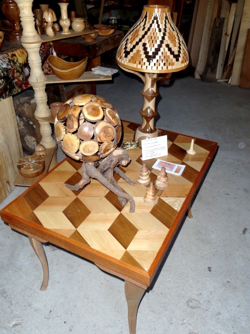 Dans l'atelier de Jean Glace, tourneur sur bois exceptionnel...