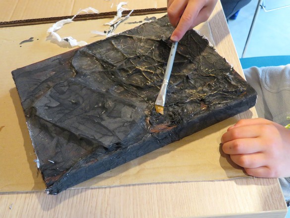 Un atelier "grimoires et potions " a ravi beaucoup de futurs jeunes "sorciers" à la médiathèque Victorine de Chastenay