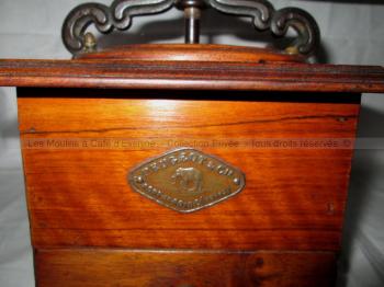 Peugeot & Cie à console sculptée