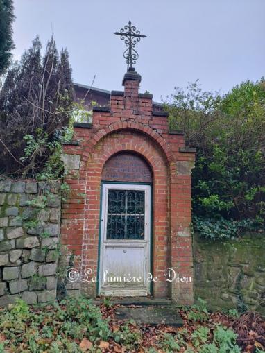 Godewaersvelde, la chapelle de la Reine du Ciel