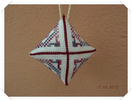 Biscornu N° 275