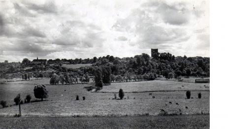 LES REMPARTS DE NEAUFLES-SAINT-MARTIN (Eure)