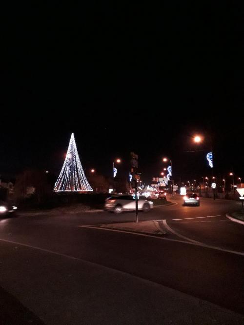 Il doit se préparer quelque chose