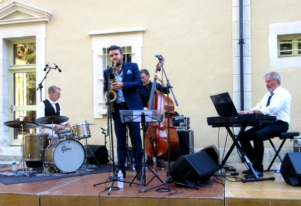 Nicolas Fourgeux et son 4TET a conquis les amateurs de swing  au jardin de la Mairie à Châtillon sur Seine