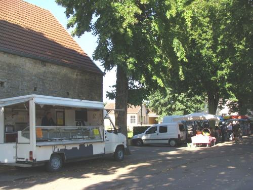 Le Marché Gourmand de Villaines en Duesmois..