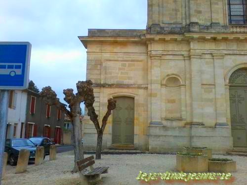 Preignac (Gironde) L'église St Vincent situè au bord de la nationale 113