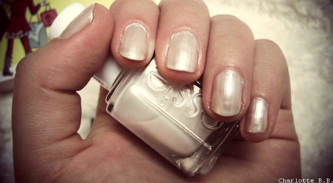 [Kinda news] Chick lit, Chanel et Essie, en parfaite harmonie...