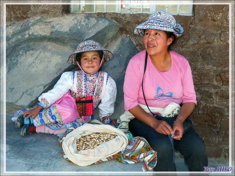 Escale "technique" pour notre guide à Achoma (Maca) - Canyon de Colca - Pérou