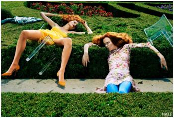 steven-meisel-red-alert-photoshot-vogue-italia-2004-5