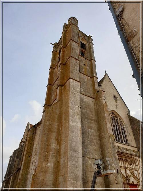 1032 - Noyers-sur-Serein dans l’Yonne (89) 