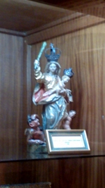 La Vierge manie le gourdin