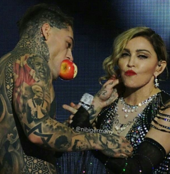 Rebel Heart Tour - 2015 12 12 Zurich (3)