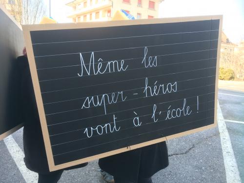Même les super-héros vont à l'école