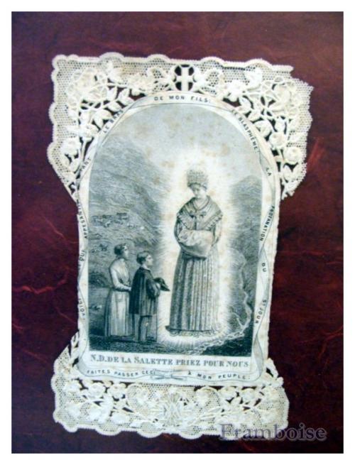 Broderies et vieilles dentelles à Pornic