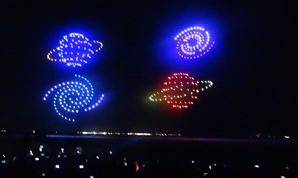 Un grand spectacle de drones, à Arès...