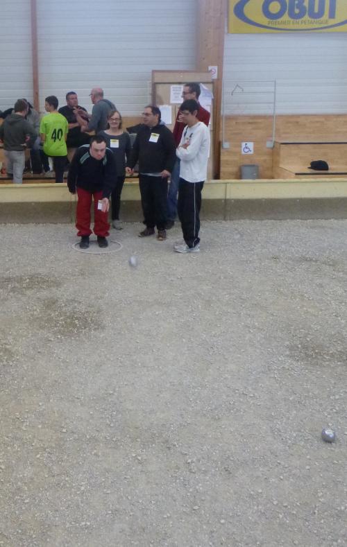 Pétanque à Chauzon