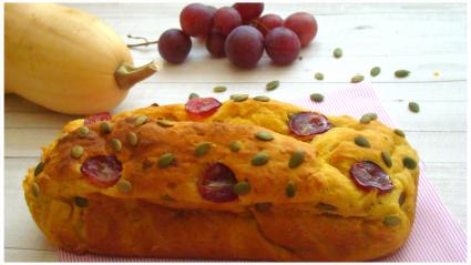PAIN À LA COURGE BUTTERNUT,AUX RAISINS CARDINAL ET GRAINES DE COURGE