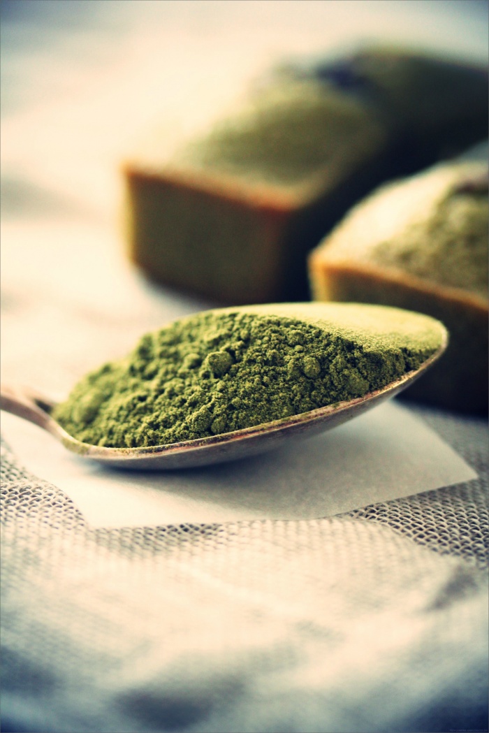 Financiers au thé matcha & fruits rouges
