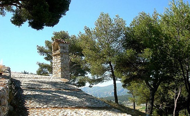 Montée vers Notre Dame du Château à Allauch (4)
