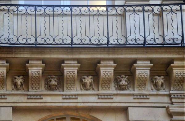 Visite de l'Hôtel de Beauvais avec Générations 13