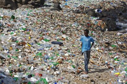 Recycled island L ILE AUX DECHETS