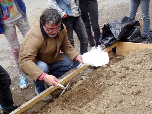 Les élèves du Collège Fontaine des Ducs s'initient à l'archéologie !