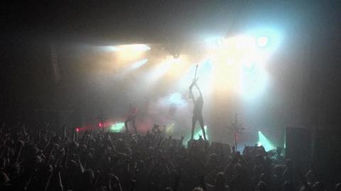 EVIL INVADERS - Les détails du prochain CD/DVD live Surge of Insanity - Live in Antwerp 2018 ; "Broken Dreams In Isolation" Clip Live