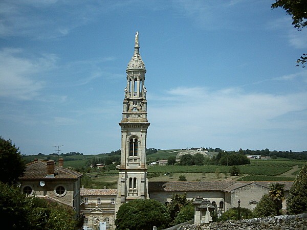 basilique-de-Verdelais-depuis-le-calvaire.jpg