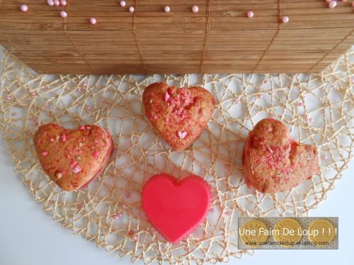 Cœurs de muffins aux éclats de pralines roses