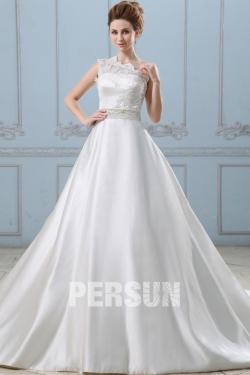 Robe de mariée princesse encolure asymetrique