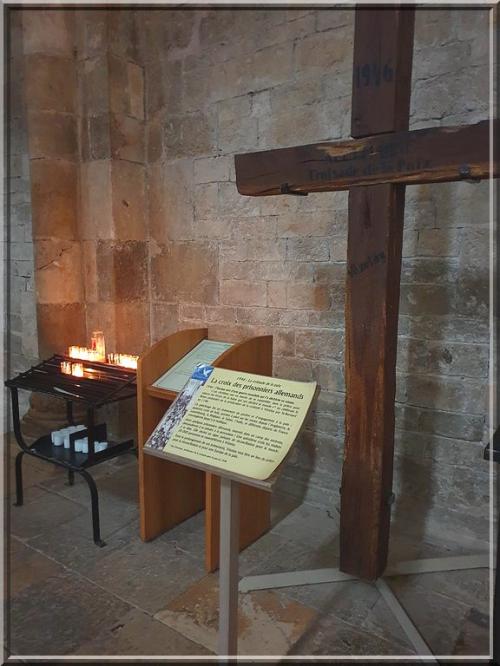 1034 - Vézelay sous la pluie,  dans l’Yonne (89)  Suite Art.1033