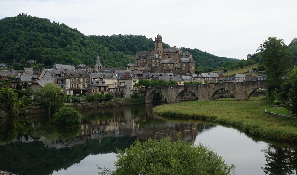Le château d'Estaing...
