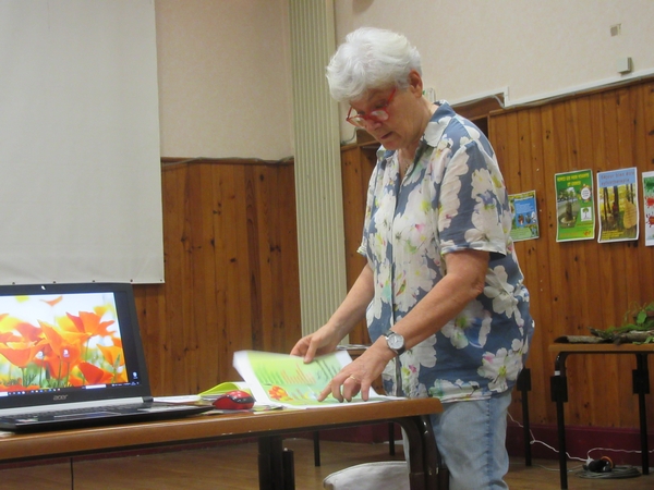 "Sylvothérapie, les bienfaits de l'arbre et de la forêt" une vivifiante conférence de Florence Guérin, initiée par  les Amis d'Aignay et des Alentours