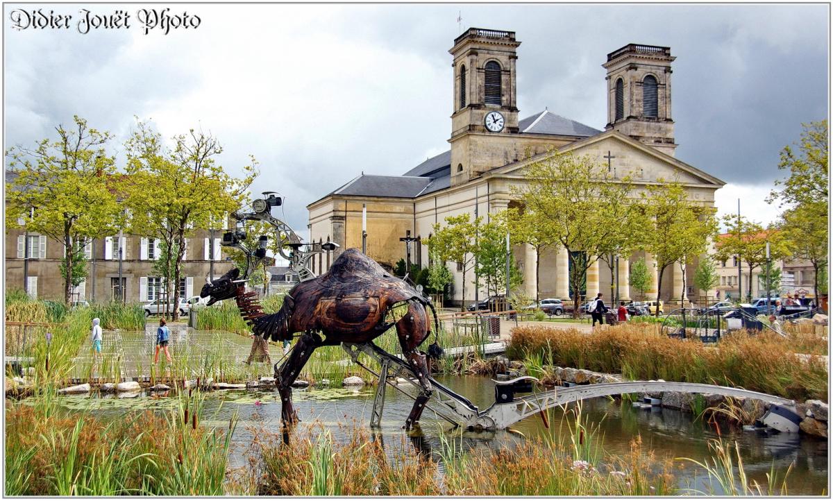 (85) Vendée - La Roche sur Yon (2) - Place Napoléon / Animaux animés