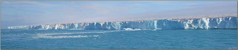 12/07/2024 : navigation le long du spectaculaire glacier Bråsvell (Bråsvellbreen) - Calotte glacière Austfonna - Nordaustlandet Island - Svalbard - Norvège