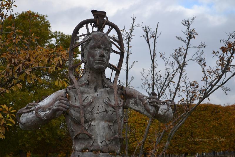 Jardin Des Tuileries : FIAC 2015 : Untitled de Heimo Zonbernig