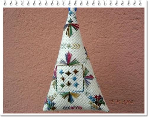Biscornu N° 246