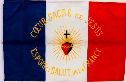 Drapeau frappé du Sacré Cœur, symbole ancien de la RF notamment utilisé lors de la 1ère GM par les Poilus.jpg
