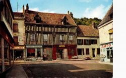 LES REMPARTS D'IVRY-LA-BATAILLE (Eure)
