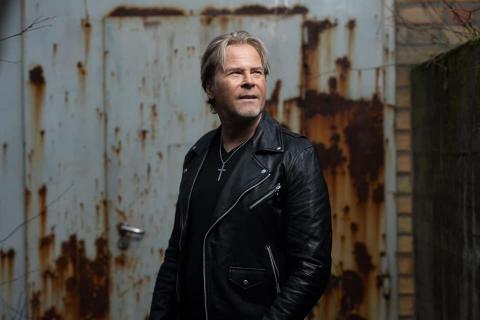 KENT HILLI (PERFECT PLAN) - Les détails de son premier album solo The Rumble ; "Don't Say It's Forever" Clip