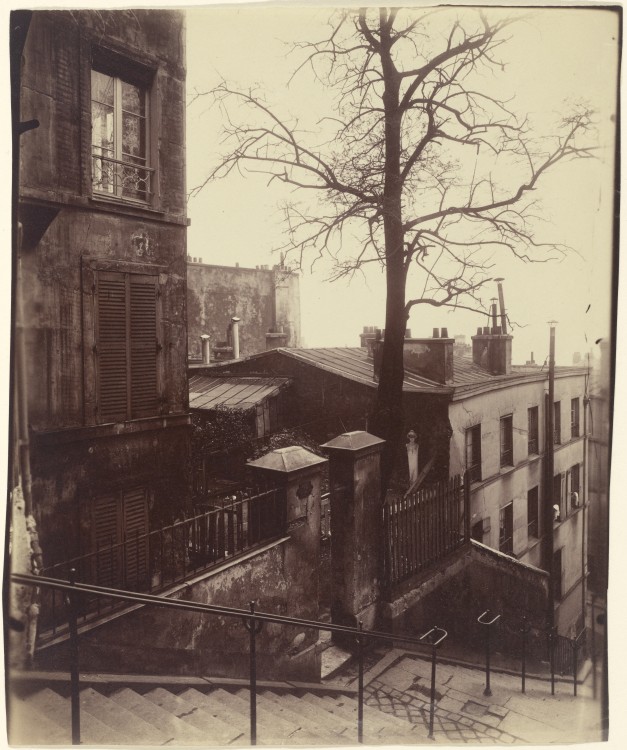 Atget Paris Montmartre 627x750 Le Paris de 1900 par Atget 