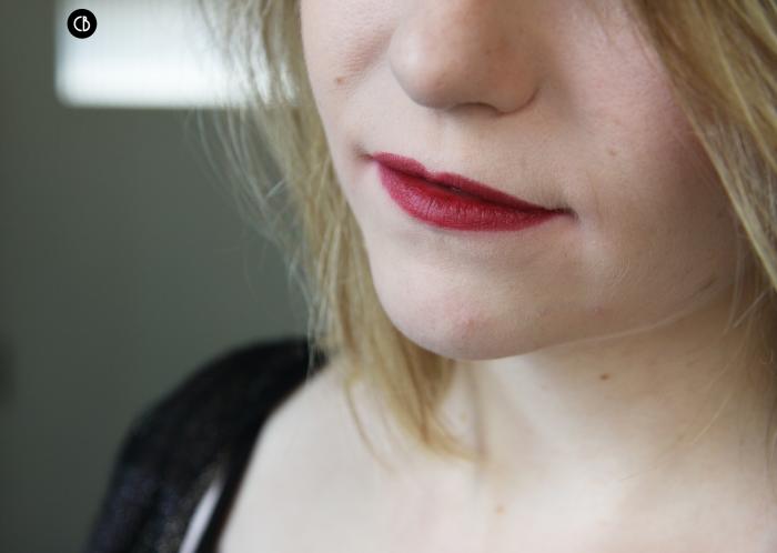 Le Rouge, des lèvres féminines et séduisantes