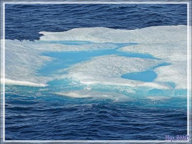 Les vestiges de la banquise offrent un superbe spectacle tant en formes qu'en couleurs - Mer de Baffin