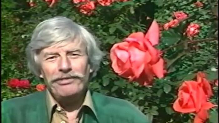 "Je ne me résouds pas à la haine, je ne me résouds pas à la bêtise du désespoir". Lettre inédite de Jean Ferrat